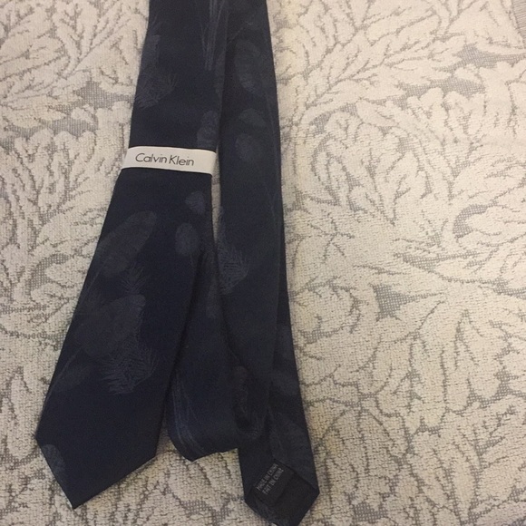 Calvin Klein Man Ties new with tag plus gift - Picture 3 of 4